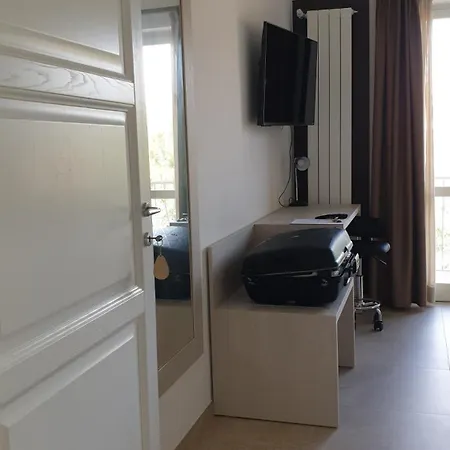 Blueberry Via Capri Porto Frailis فندق مبيت وإفطار 3*